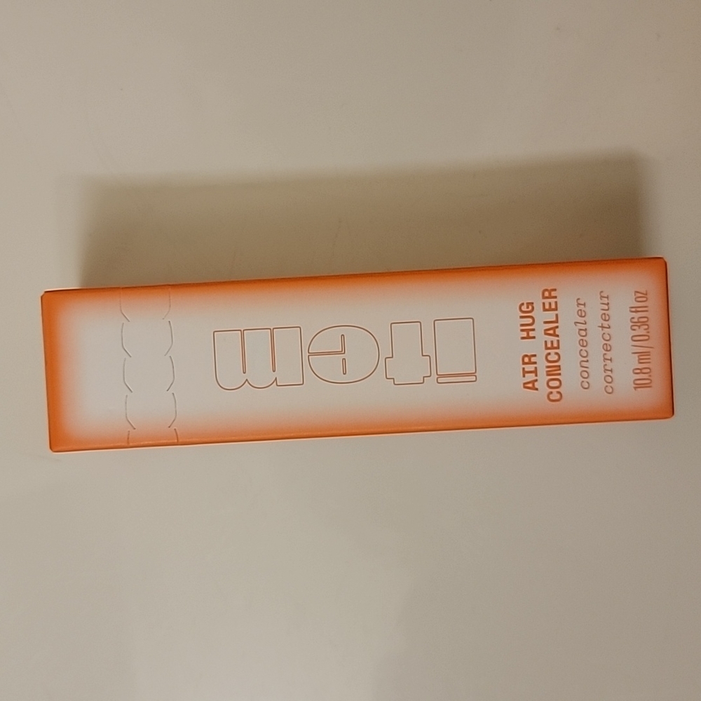 ITEM BEAUTY AIR HUG CONCEALER